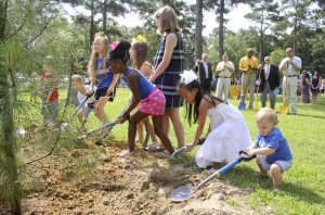 SAU kids Tree Planting
